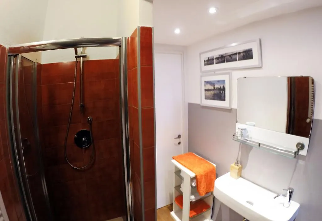 Up To Seven Bed & Breakfast Milan Italy