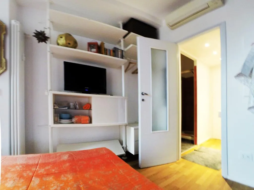 Up To Seven Bed & Breakfast Milan