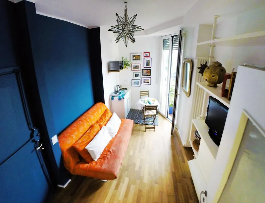 Up To Seven Bed & Breakfast Milan Italy